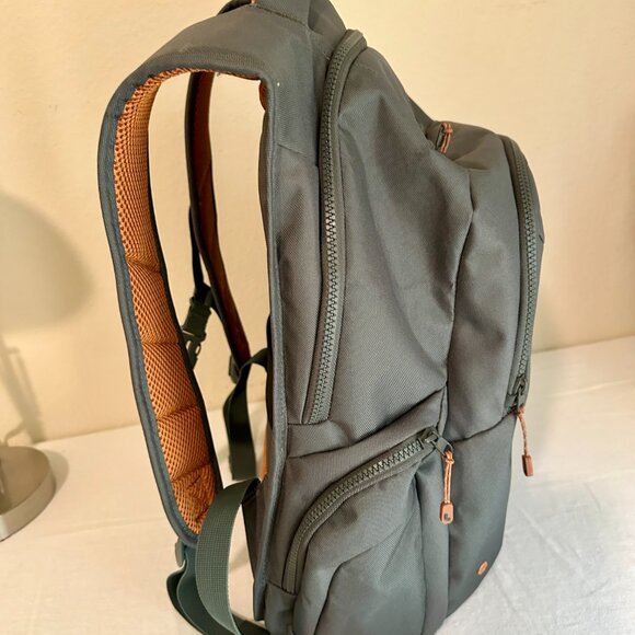 Lole Quilted Backpack Fits Up to 17" Laptop Green Padded Back Shoulder NWOT - Picture 8 of 16